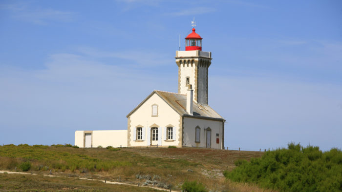 Histoire des phares du Morbihan : le phare des Poulains à Belle-Île-en-Mer