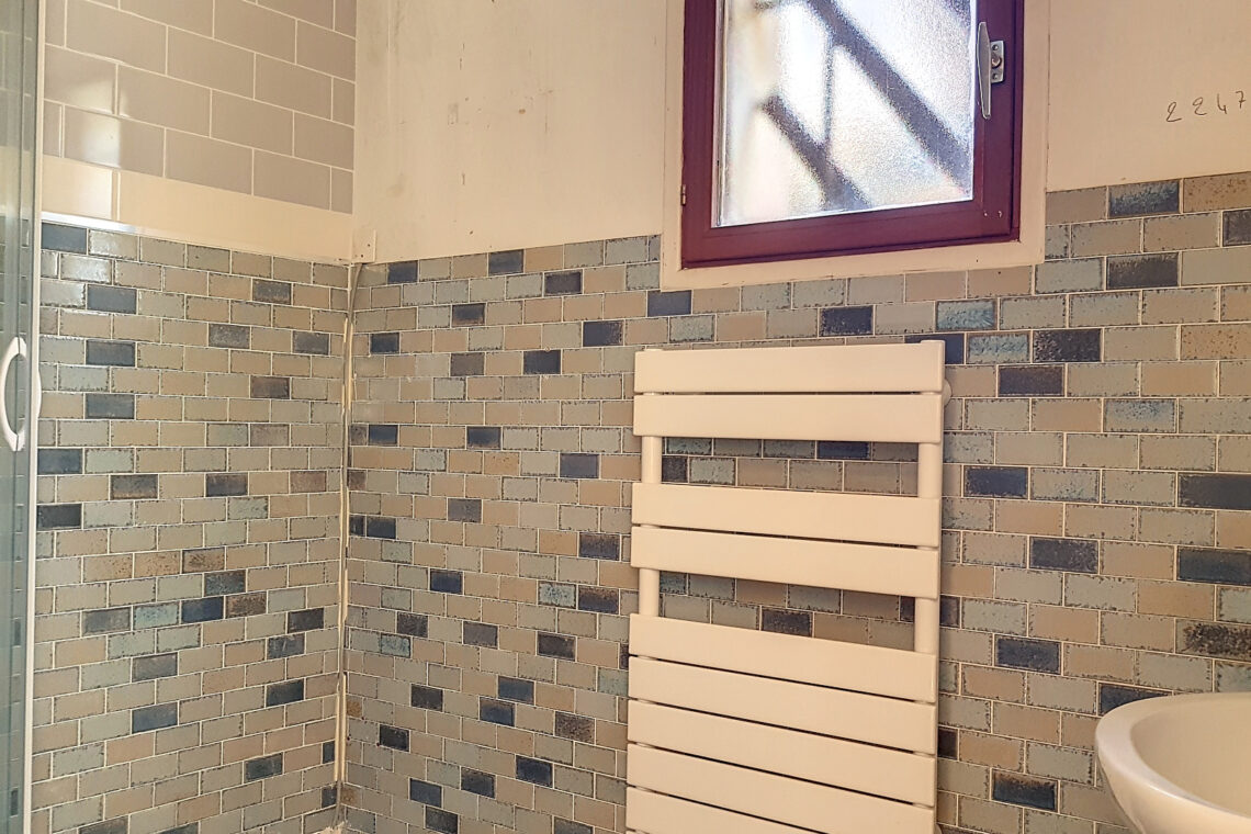 salle d'eau de la maison à vendre à Sauzon